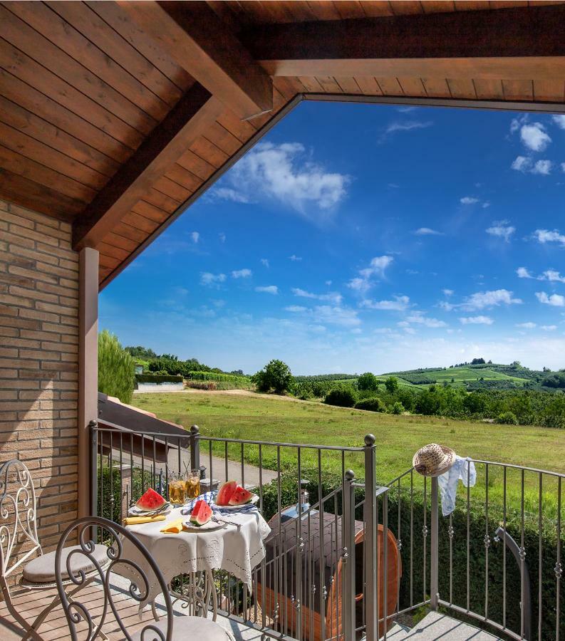 Roncaglia Suite Monticello d'Alba Exterior foto